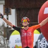 Thymen Arensman jubelt im  Ziel. © APA / EXPA/JOHANN GRODER