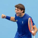 Flavio Cobolli hat das Turnier in Hamburg gewonnen. © APA/afp / STEVE CHRISTO