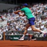 Jannik Sinner kämpft in der dritten Runde von Paris auf. © APA/afp / ALAIN JOCARD