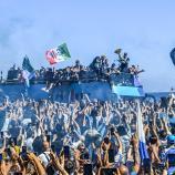 Tausende Fans feiern ihre Meisterhelden. © ANSA / CIRO FUSCO