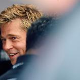 Brad Pitt spielt einen Rennfahrer. © APA/afp / BENJAMIN CREMEL