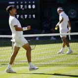 Carlos Alcaraz (vorne) musste gegen Fognini sein gesamtes Können aufbringen. © ANSA / TOLGA AKMEN