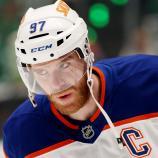 Le meilleur joueur de hockey sur glace du monde, Connor McDavid, vise son premier titre majeur. © APA / STEPH CHAMBERS