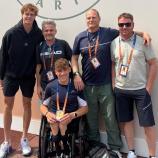 Hinten von links: Jannik Sinner, Tauchers Athletiktrainer Mike Burtscher, Coach Max Forer und Vater Alexander. Vorne Maxi Taucher.