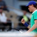Jannik Sinner spielt wie aus einem Guss. © APA/afp / ALAIN JOCARD