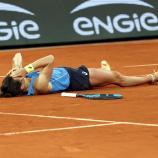 Lois Boisson konnte es kaum fassen, sie steht im Halbfinale der French Open. © ANSA / MOHAMMED BADRA