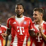 Michael Olise hat den FC Bayern in das Achtelfinale geschossen. © APA/afp / PATRICIA DE MELO MOREIRA