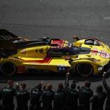 Robert Kubica fuhr mit seinem Ferrari-Boliden als erster über die Ziellinie. © ANSA / YOAN VALAT