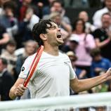 Taylor Fritz hat sich in Stuttgart die Krone aufgesetzt. © APA/afp / BEN STANSALL