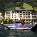 Tobias Großrubatscher during his final landing in Lake Zell. © Red Bull Mediahouse