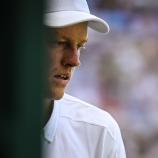 Auch Jannik Sinner war nicht amused. © APA/afp / KIRILL KUDRYAVTSEV