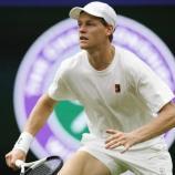 Jannik Sinner steht im Achtelfinale von Wimbledon, am Samstag behielt der Südtiroler in der 3. Runde gegen Pedro Martínez (6:1, 6:3, 6:1) seine weiße Weste. Im Anschluss sprach der 23-Jährige über seinen Erfolg und blickte auch kurz auf seinen kommenden Gegner Grigor Dimitrov. © stol
