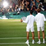 Carlos Alcaraz (links) und Jannik Sinner in Wimbledon. © ANSA / ADAM VAUGHAN