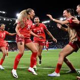 Les Suissesses célèbrent leur victoire. © APA/afp / SEBASTIEN BOZON