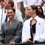Eine prominente Freundin und die Schwester feuern Ben Selton in London an. © APA/afp / HENRY NICHOLLS