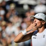 Iga Swiatek hat in Wimbledon triumphiert. © APA/afp / GLYN KIRK