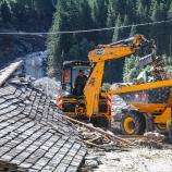 In Gschnitz wird aufgeräumt. © APA / HANSJOERG RAGGL