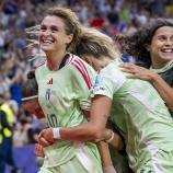 Italy's women (Eva Schatzer in the back) celebrate. © ANSA / MARTIAL TREZZINI
