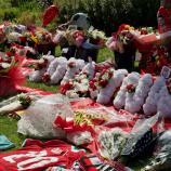 Liverpool fans mourn Diogo Jota. © APA/afp / PAUL BARKER