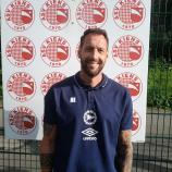 Trainer Michèl „Mitch“ Kniat und die Spieler von Arminia Bielefeld fühlen sich in Kiens rundum wohl. Der Aufsteiger in die 2. deutsche Bundesliga  kehrt am Sonntag wieder nach Hause zurück. © chm