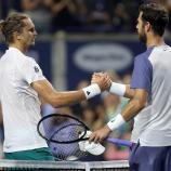 Alexander Zverev gratuliert Karen Khachanov zum Final-Einzug. © APA / MATTHEW STOCKMAN