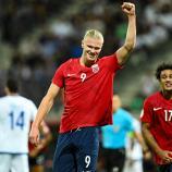 Erling Haaland wird ab sofort mit vollem Namen für Norwegen auflaufen. © APA/afp / JEWEL SAMAD