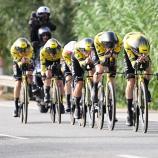 Jonas Vingegaard holte sich mithilfe seines Teams das Rote Trikot. © APA/afp / JOSEP LAGO