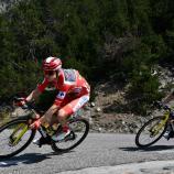 Jonas Vingegaard (links) hat das Rote Trikot abgeben müssen. © APA/afp / MARCO BERTORELLO