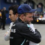 Sind künftig Teamkollegen: Sergio Perez und Valtteri Bottas © POOL / UMIT BEKTAS