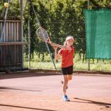 Südtirols Tennis-Nachwuchs tobt sich auf den heimischen Plätzen aus. © Klaus Huber