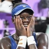 Victoria Mboko konnte es kaum fassen: Sie hat das Turnier in Montreal gewonnen. © ANSA / GRAHAM HIUGHES