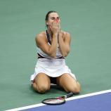Aryna Sabalenka kann es nicht fassen: Sie gewann die US Open. © APA / CLIVE BRUNSKILL