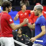 Carlos Alcaraz (rechts) hatte gegen Taylor Fritz einen schwierigen Stand. © ANSA / JOHN G. MABANGLO
