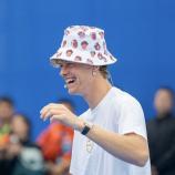 Dieses Hütchen hat es Jannik Sinner angetan. © Joriewei / Social Media