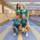 Sarntheins Damen holten sich den Italienpokal. Hinten von links Angelika Stauder und Adele Ainhauser, vorne von links Dagmar Wiedenhofer und Greta Trojer.