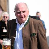 Uli Hoeneß plädiert für die Standhaftigkeit der Bundesliga. © APA/afp / KIRILL KUDRYAVTSEV