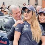 Ein Bild aus dem Vorjahr: FISI-Präsident Flavio Roda mit Sofia Goggia und Dorothea Wierer (von links). © Georg Pircher