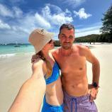 Eine Ex-Biathletin schwebt im Liebesglück. © Instagram