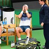 Holger Rune hat sich im Halbfinale von Stockholm verletzt. © APA/afp / ANDERS WIKLUND