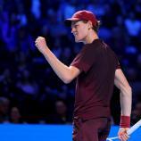 Jannik Sinner hat in Wien sein 22. ATP-Turnier gewonnen. © APA / TOBIAS STEINMAURER