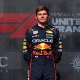 Max Verstappen kann nach seinem Sieg lächeln. © APA / CLIVE ROSE