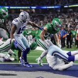 Die Dallas Cowboys (in weiß) legten eine fulminante Aufholjagd hin. © APA / STACY REVERE