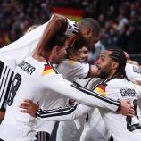 Die deutschen Nationalspieler konnten gegen die Slowakei gleich sechsfach jubeln. © APA/afp / RONNY HARTMANN