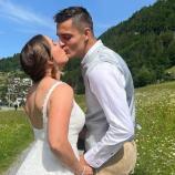 Ein Biathlon-Liebespaar hat Grund zur Freude.