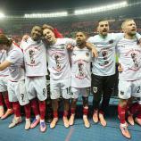 Gemeinsam mit einem ausverkauften Praterstadion feierten Österreichs Spieler die WM-Qualifikation. © APA / GEORG HOCHMUTH