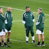 Italiens Nationaltrainer Gennaro Gattuso (2.v.r.) hat große Sorgen. © ANSA / CLAUDIO GIOVANNINI