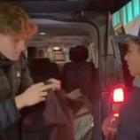 Jannik Sinner spontaneously had a gift ready.