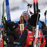 Lisa Vittozzi (oben) feiert ihr Weltcup-Comeback in der Damen-Staffel. © APA/afp / CHRISTOF STACHE