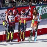 Mikaela Shiffrin siegte vor Lara Colturi (links) und Camille Rast. © ANSA / ANNA SZILAGYI
