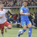 Simone Zanon (rechts) kommt mit Carrarese Calcio nach Bozen. © DLife/LO